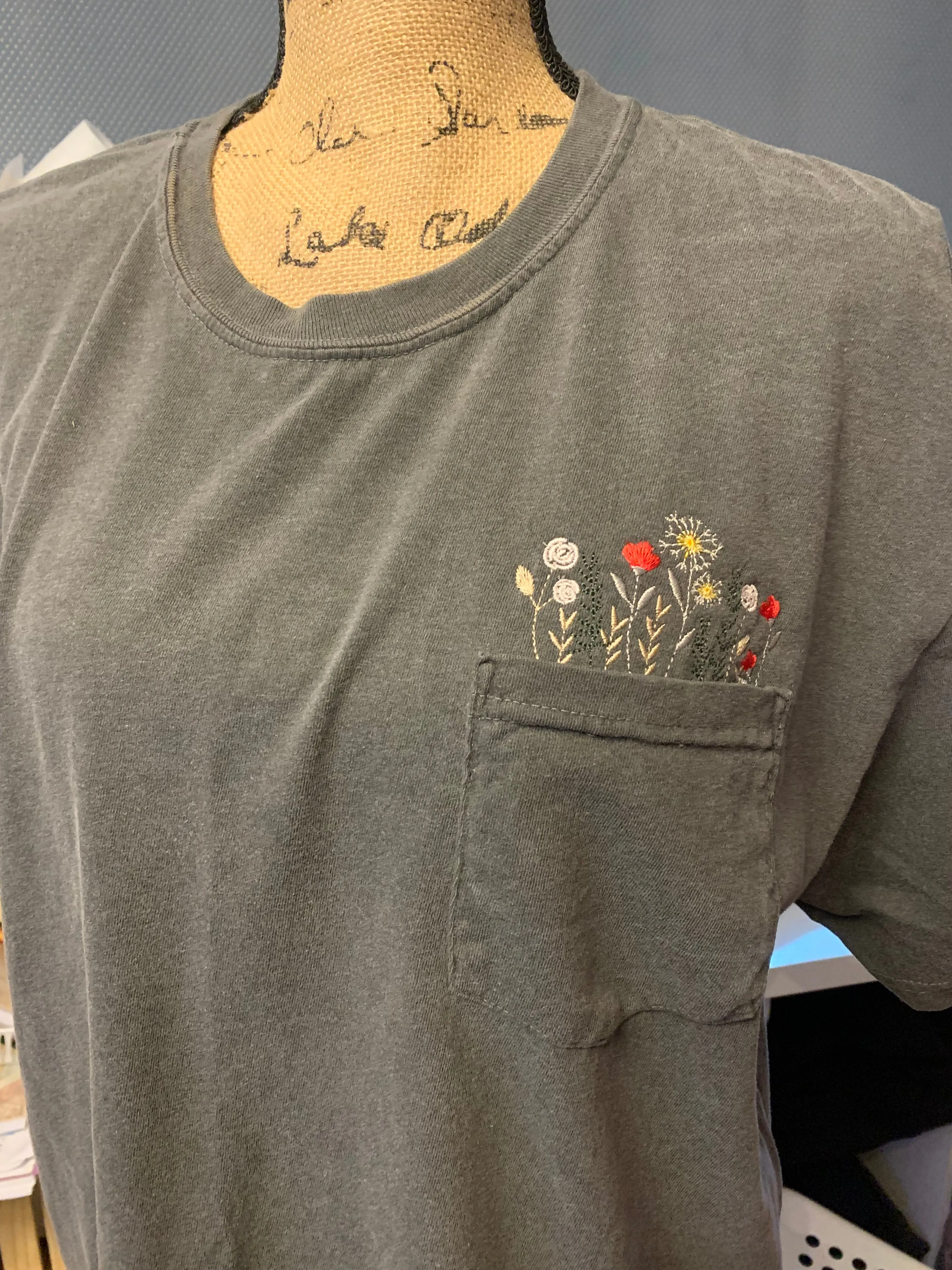 Comfort colors pocket tee